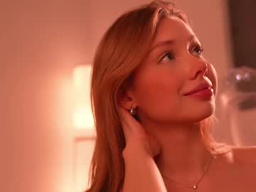 See April_blush online Now @ gyat.cam