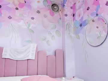 See Babyabril18 online Now @ gyat.cam
