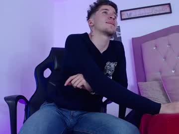 See Devid_moreno online Now @ gyat.cam