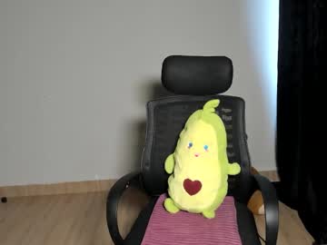 See Hellotitty_ online Now @ gyat.cam
