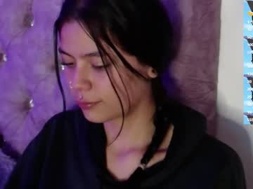 See Kiki_cams online Now @ gyat.cam