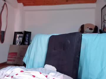 See Kyliekandy online Now @ gyat.cam