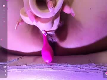 See Laylafoxy_tay online Now @ gyat.cam