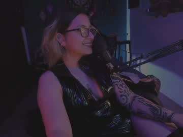 See Lilithmystic01 online Now @ gyat.cam