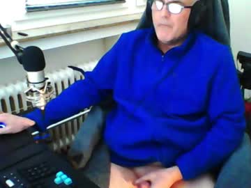 See Luckyfreak1 online Now @ gyat.cam