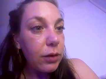 See Melli23 online Now @ gyat.cam