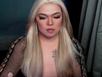 See Michellevixen921 online Now @ gyat.cam