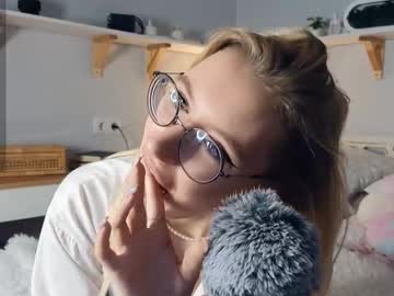 See Mind_of_heart online Now @ gyat.cam
