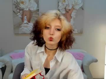 See Mistymarlow online Now @ gyat.cam