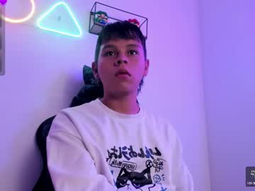 See Nico_leroy online Now @ gyat.cam