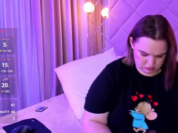 See Polly_greartt online Now @ gyat.cam