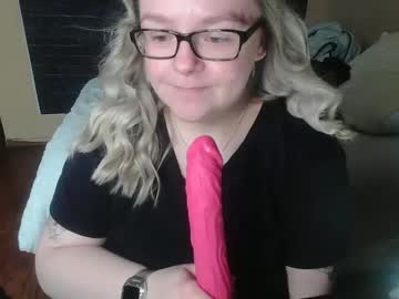 See Queenb9876 online Now @ gyat.cam