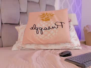 See Sara__williams online Now @ gyat.cam