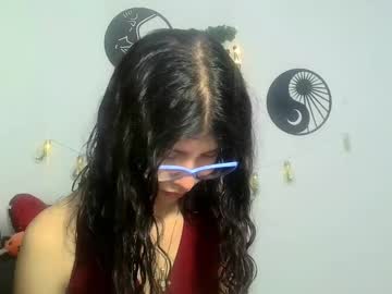 See Sarahsmitt online Now @ gyat.cam