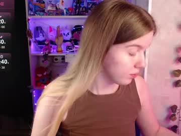See Strawberry_juli online Now @ gyat.cam