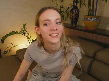 See Sunnivaharder online Now @ gyat.cam