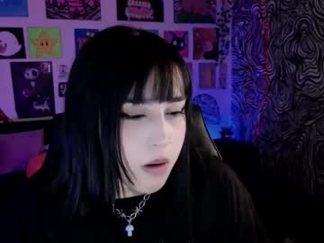 See Yuhwa online Now @ gyat.cam